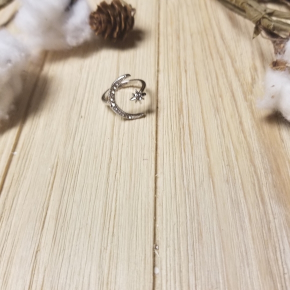 🌙⭐Beautiful Star and Moon Adjustable Ring in SILVER 🌙⭐ - Picture 5 of 12